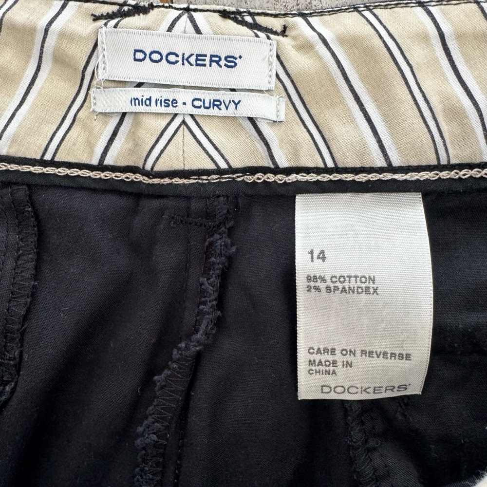 Dockers Women's Dark Blue Bermuda Shorts - Picture 3 of 5